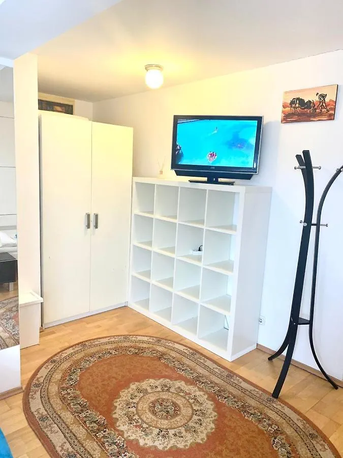 Favoriten-Rooms Vienna Hostel