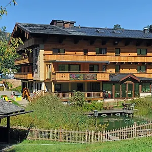 ski-in-ski-out-hotel-unterellmau.saalbachhinterglemmhotels.com/