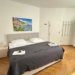 Datri Petite 1 - 3 Wien