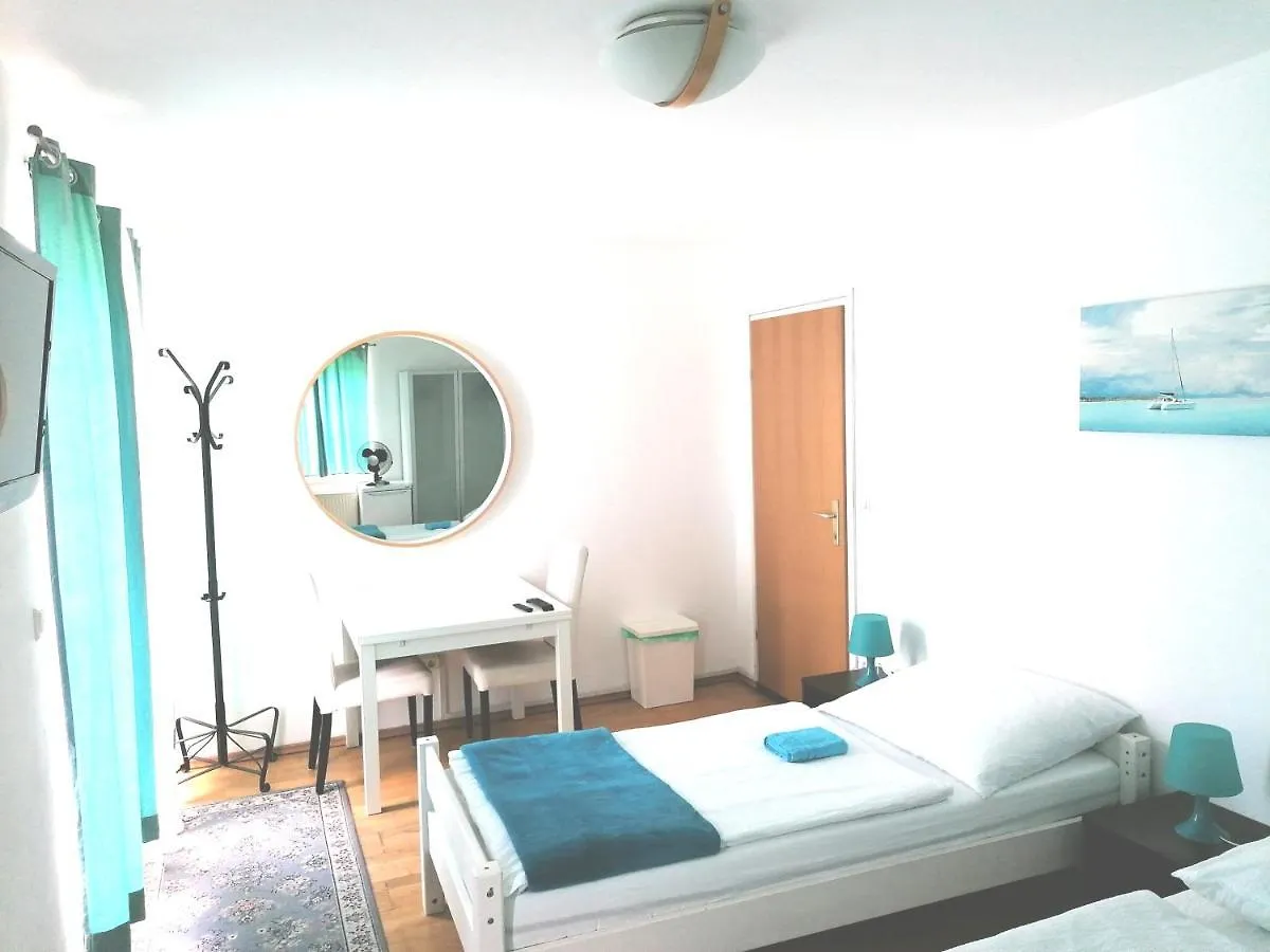 Favoriten-Rooms Vienna Hostel