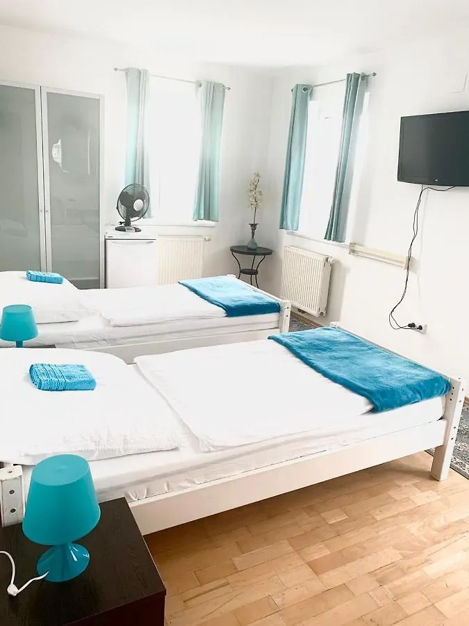 Favoriten-Rooms Vienna Hostel