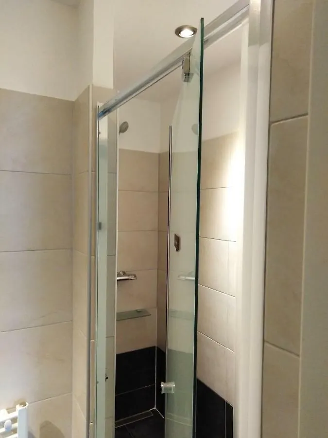 Hostel Favoriten-Rooms Vienna Austria